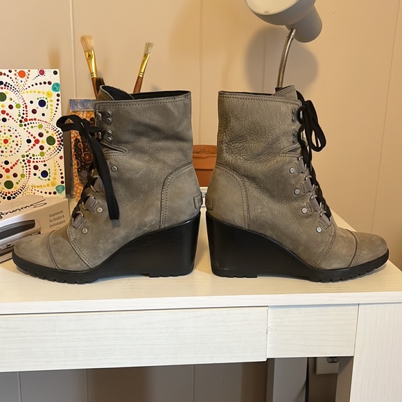 Sorel Wedge Boots - Picture 6 of 8